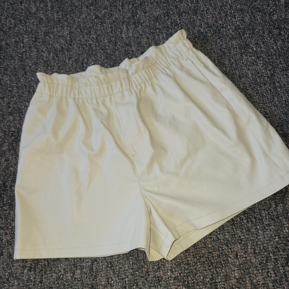 Steve Madden Vegan Leather Cream Shorts